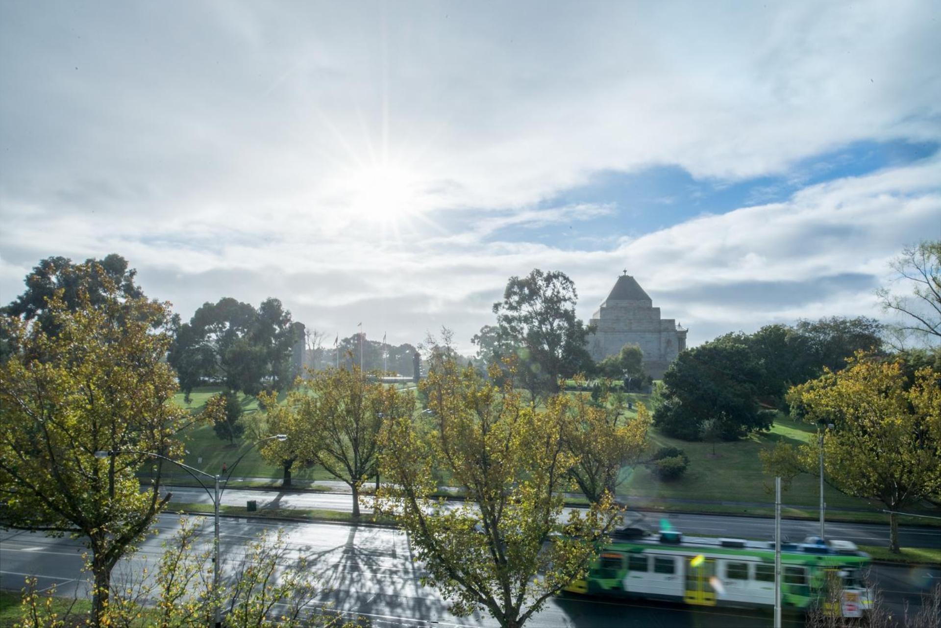 Апарт отель Seasons Botanic Gardens Мельбурн Экстерьер фото